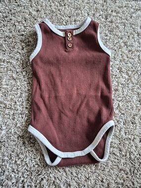Ribbed Mauve Tank-Style Baby Bodysuit with White Trim